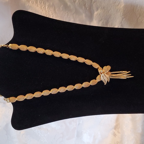 Vintage Gold Mesh Necklace - Picture 2 of 4